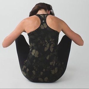 🦋 Lululemon tank green butterfly fatigue 🦋